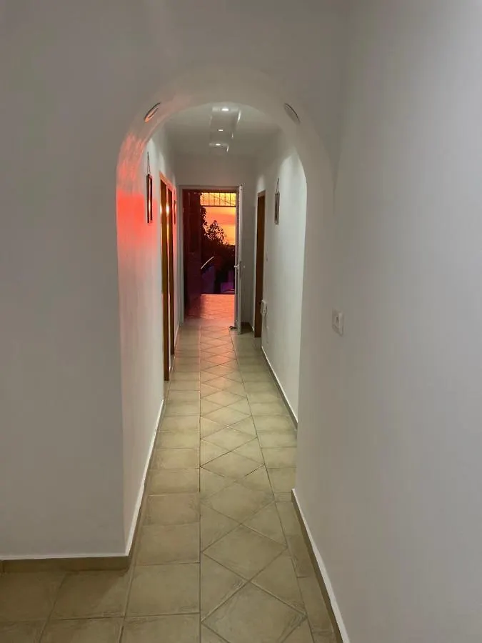 Traceys 3Apartments Borsh Qazim Pali 0*,  Albánie